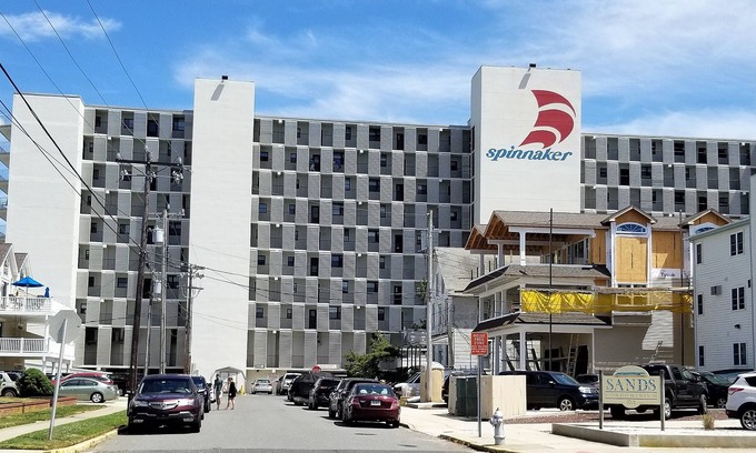 Sea Isle City Condo | Spinnaker 2 Bedroom 2 Bath Condo. Elevator