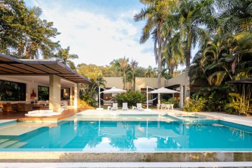 Anapoima Apartment | Splendid 5BR Villa at Mesa de Yeguas