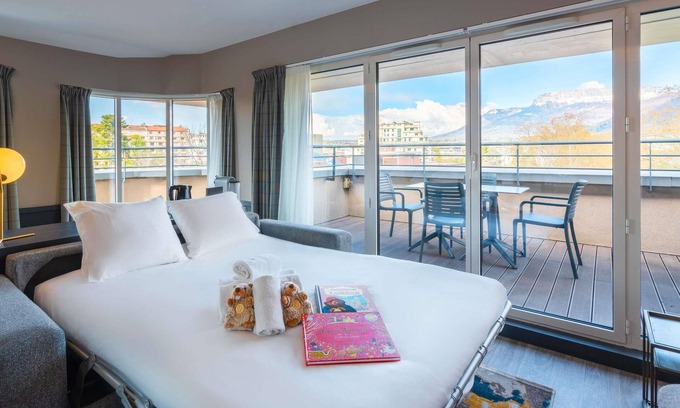Annecy Old Town Hotel | Splendid Hotel Lac d'Annecy - Handwritten Collection