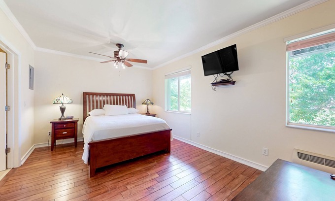 Naples House | Splendid studio with pool, game room, kitchenette, sauna, tennis, restaurant, AC