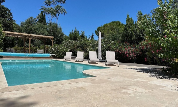 Les 3 Ponts Villa | Splendid Villa in the height of Nimes with Swimming pool