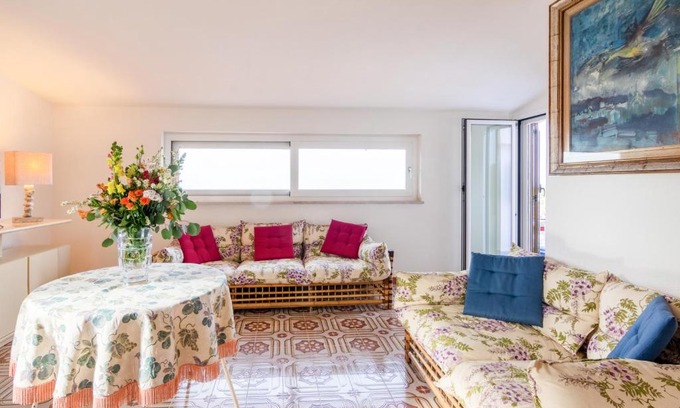 Cucco-Riviere Apartment | Splendida Villa con vista sull'Isola di Cirella