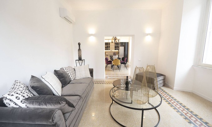 Repubblica Apartment | Splendor Eternal 3 BR Apartment in the City Center