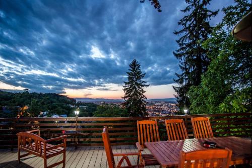Brasov Villa | Splendor in the forest
