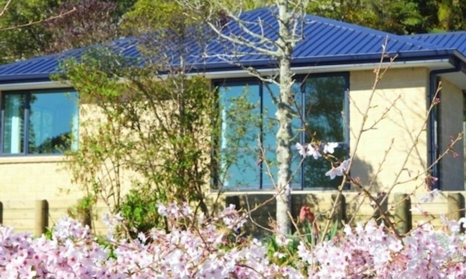 Greymouth House | Spoil yourself. Relax in style. Warm and quiet.