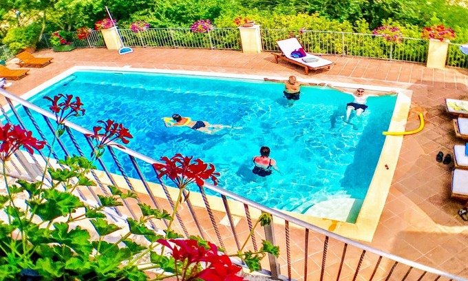 Spoleto Villa | SPOLETO SPLASH/SLPS 18-24/EXC POOL/SPOLETO 7 KMS/FOOTBALL PITCH/GAMES AREA/WIFI