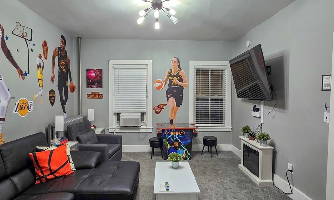 Sandusky Apartment | Sports Extravaganza ~ Mins to Cedar Point & Sports Force ~ W/D ~ Pet OK