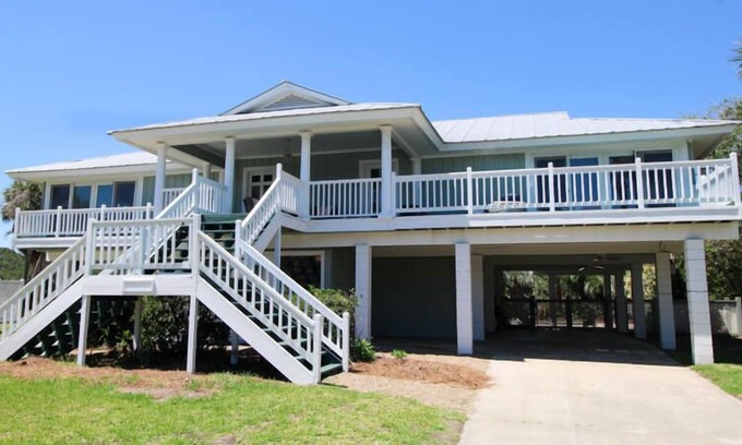 Saint Helena Island Cabin | Sprawling Ocean View Home w/ Massive Deck, Private Pool, & Incredible Views