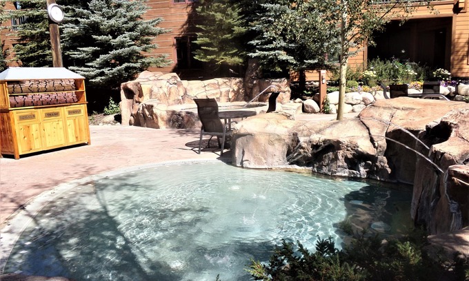 River Run Hotel | Springs 2 Bed 3 Bath Murphy