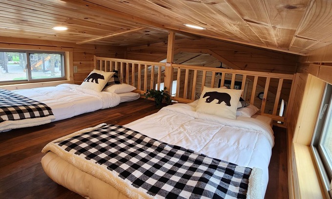 Island Park Cabin | Spruce Cabin (with Loft)