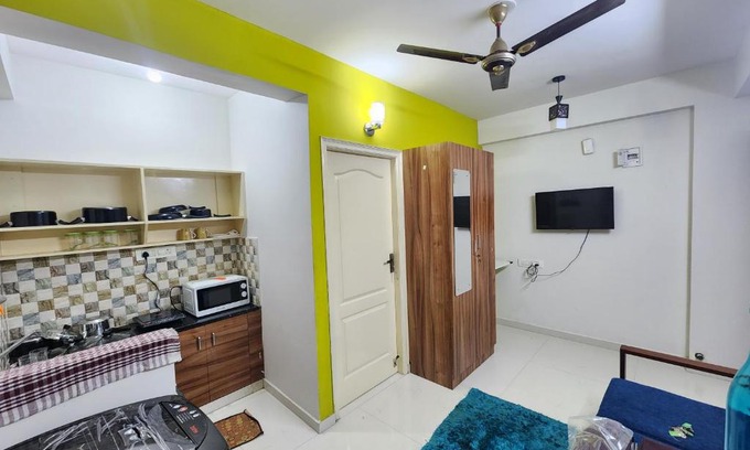Sadduguntepalya Apartment | SQUARSTAY 1BHK HOME