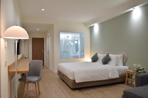 Silom Hotel | Squirrel House