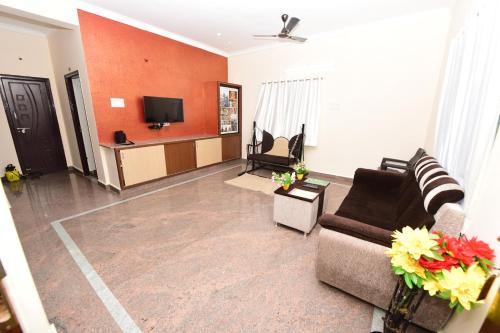 Tirupati Apartment | Sree Service apartments