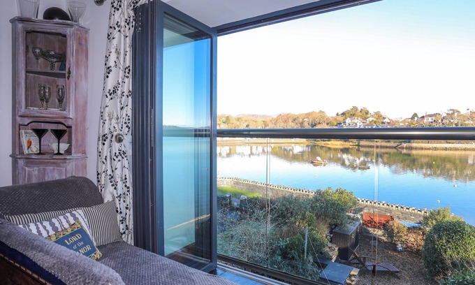 Borth-y-Gest Cottage | ST AGNES, pet friendly, with a garden in Borth-Y-Gest