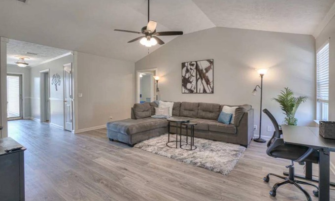 Murfreesboro House | St Andrews- Location! Beautiful Newer home
