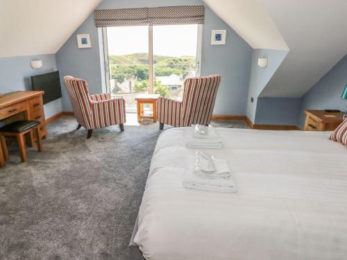 Solva House | St Harmon