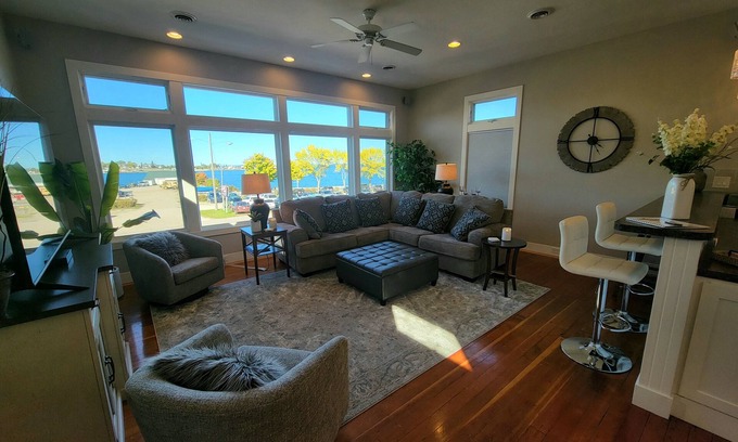 St Ignace Condo | St Ignace Loft - Downtown St Ignace