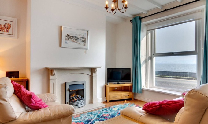 Mumbles House | St Jude's - Two Bedroom House, Sleeps 4