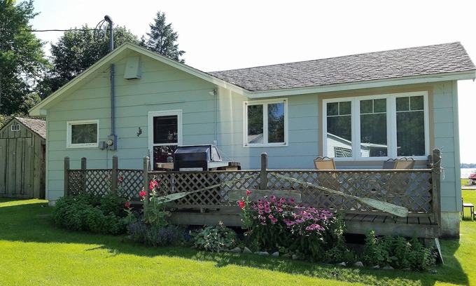 Cape Vincent Cottage | St.Lawrence Riverfront Getaway