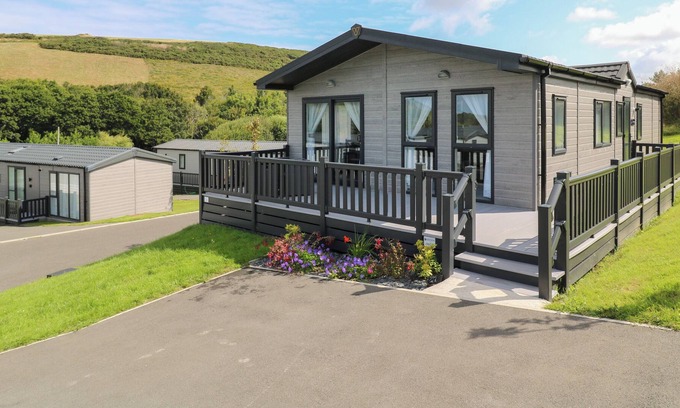 Saint Columb Major Cabin | ST MAWGAN'S COVE 14, family friendly, with a garden in Mawgan Porth