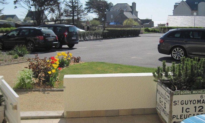 Saint-Nic Apartment | St Nic Pentrez, Crozon peninsula: Ground floor not overlooked, facing south, 50m beach