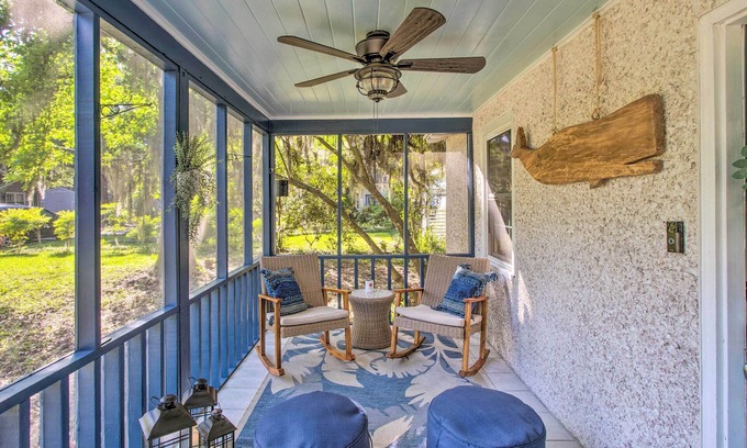 Saint Simons Heights Cottage | St Simons Cottage w/ Grill ~ 2 Mi to Beach!