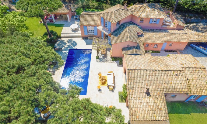 Ramatuelle Villa | St Tropez, gorgeous 7,5 bedr. Villa , 6000m2 park, 8 min to Club 55 &Indie Beach