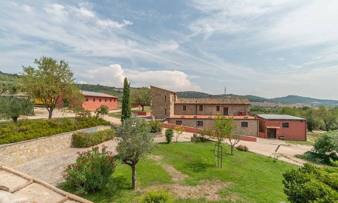 Magione Apartment | Stable Apartment