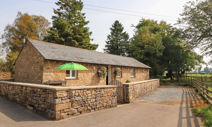 Fourstones Near Bentham Cottage | STABLE COTTAGE, pet friendly, character holiday cottage in Ingleton