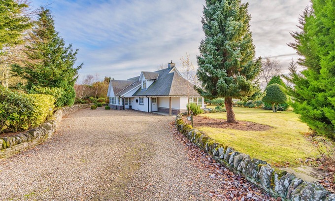 Glenisla House | Stackyards House - Four Bedroom House, Sleeps 8