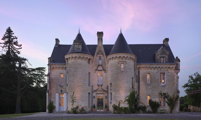 Sadirac Other | Staffed Luxury Chateau: Pool, Vines & Best Location Near Bordeaux