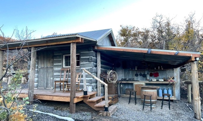 Collbran Cabin | Stagecoach Cabin - antique western charm