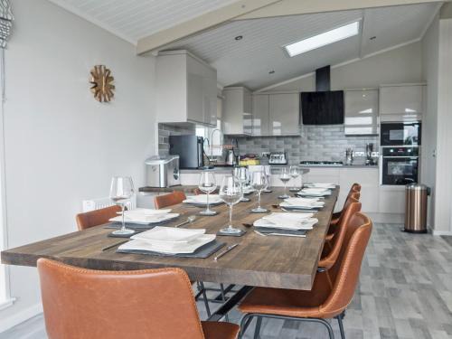 Carlton-in-Cleveland House | Stan Hollis Lodge - Ukc4063