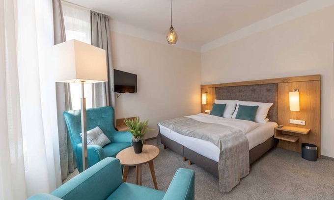 Leer Cottage | Standard double room 5 (ground floor right) - 24/7 self-check-in, 14008