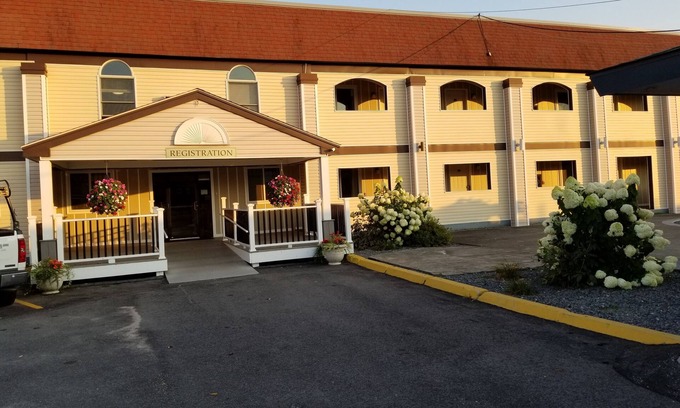 Buzzards Bay Hotel | Standard Room Two Double Beds