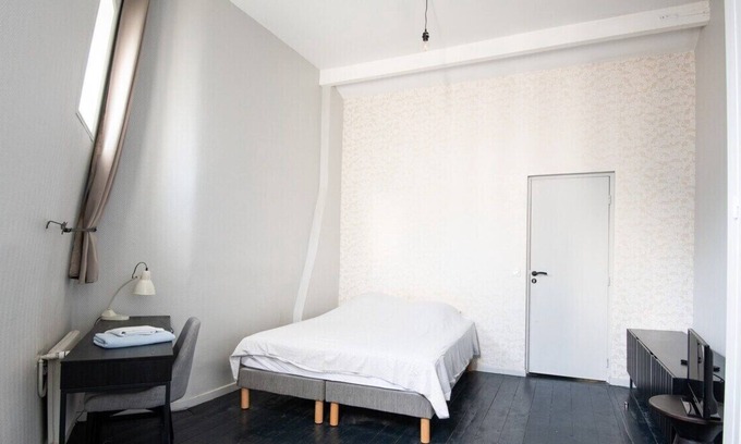 Roubaix House | Standing room 8 private with key downtown