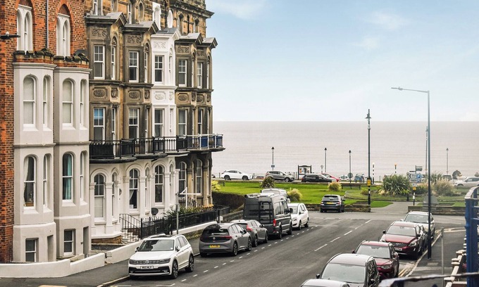 West Cliff Cottage | Stanton House - Abbey View