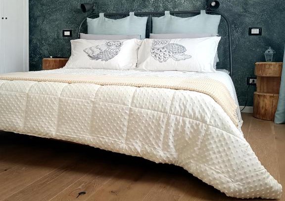 Soave House | Stanza Allegra Soave