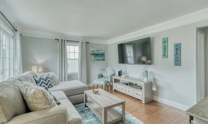 Charlotte House | Starfish House, Charlotte Beach, Rochester, NY