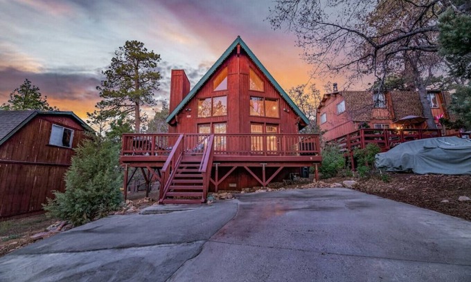 Sugarloaf Ski Chalet | Stargazer| Near Lake, Jacuzzi, Dogs Ok, Trails, AC
