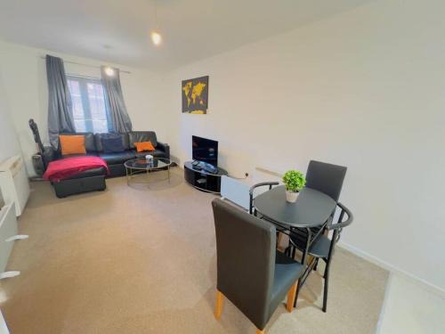 Colchester Apartment | Starview Apartment-Vitoria