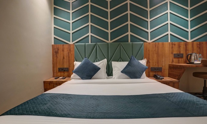 Andheri East Hotel | Starville Hotel
