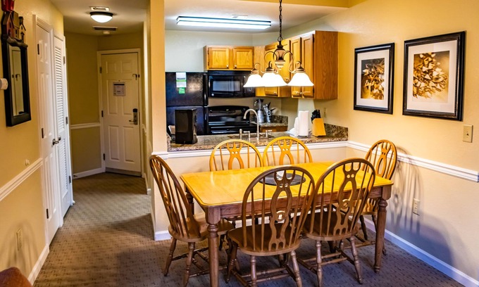 Pigeon Forge Condo | Stately Laurel Crest, 1 Bedroom Townhome