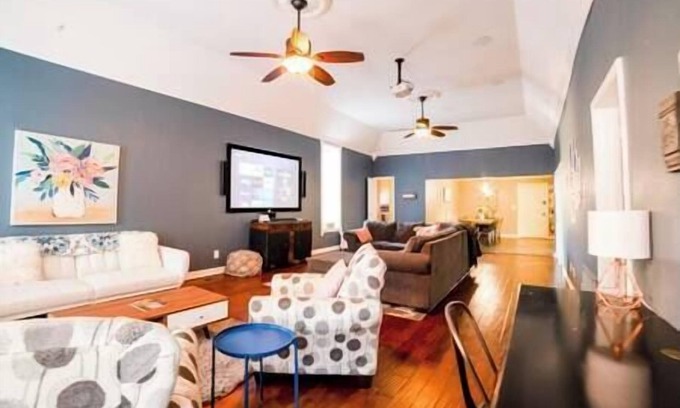 Eureka Springs Historic District Apartment | Stay Eureka Springs Apartment Suite