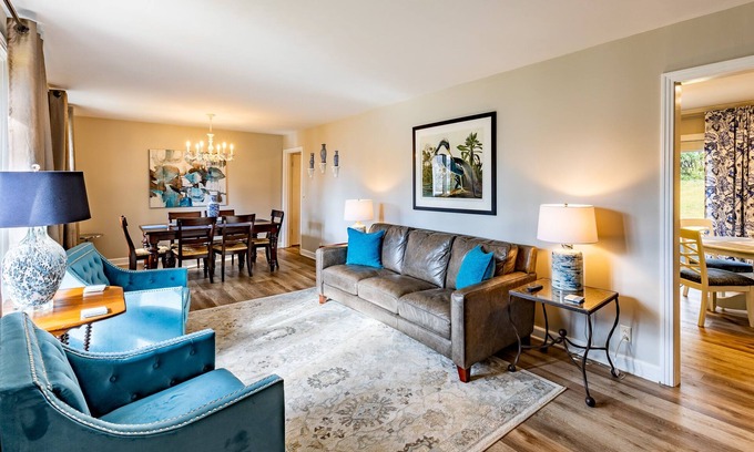 Franklin House | Stay in Franklin - Close to downtown - fire pit & grill