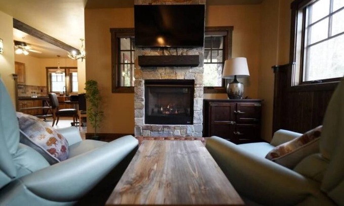 Agpar Apartment | Stay in Glacier National Park @ Apgar Lookout Retreat, Suite 1