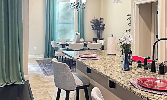 Lake Charles House | Stay in luxury and comfort during your next work contract or vacation at the Bellview Bungalow.