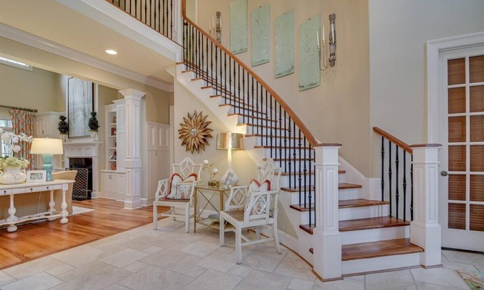 Evans House | Stay in Luxury with a Private Backyard Oasis