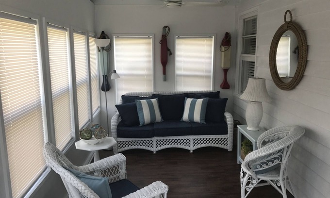 Nags Head Cottage | Stay in the Old Beach Style Flat Top House! Quick walk to the ocean!