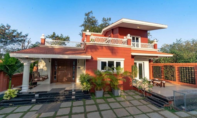 Chendhare Villa | Stay Leisurely Clair De Lune 2BHK pvt jacuzzi, Alibaug